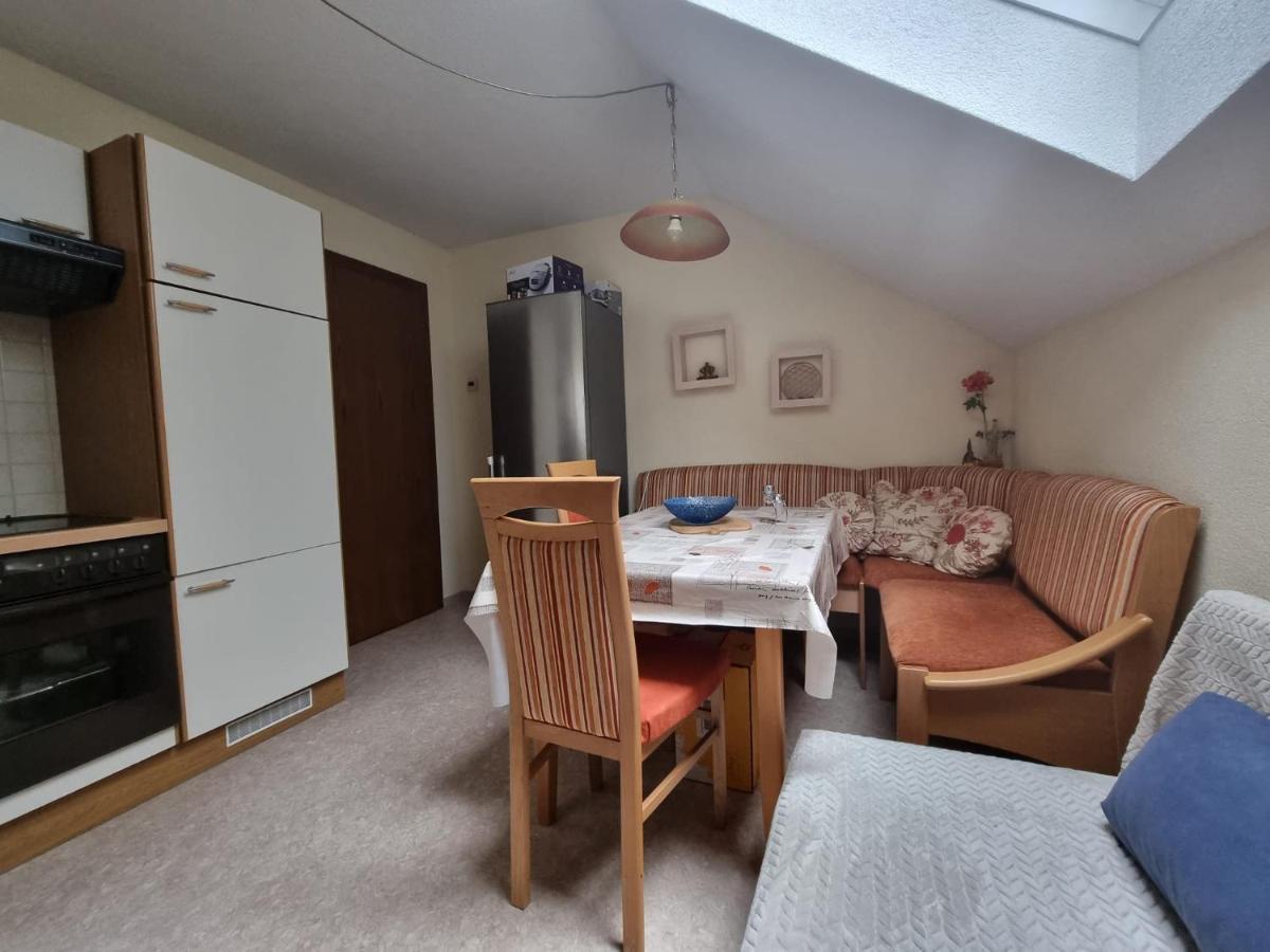 Haus Flora - Ferienwohnung Bodensdorf Extérieur photo