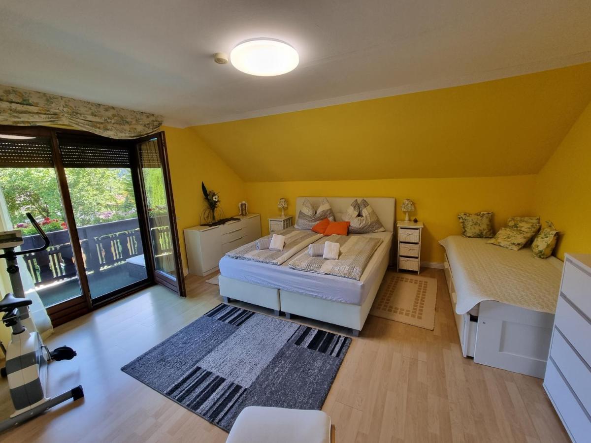 Haus Flora - Ferienwohnung Bodensdorf Extérieur photo